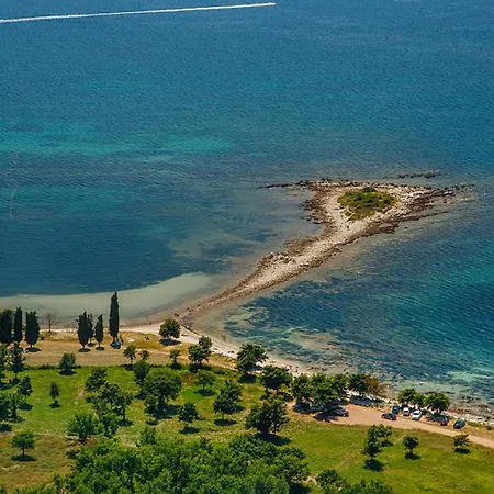 Beautiful Apartment In Umag *